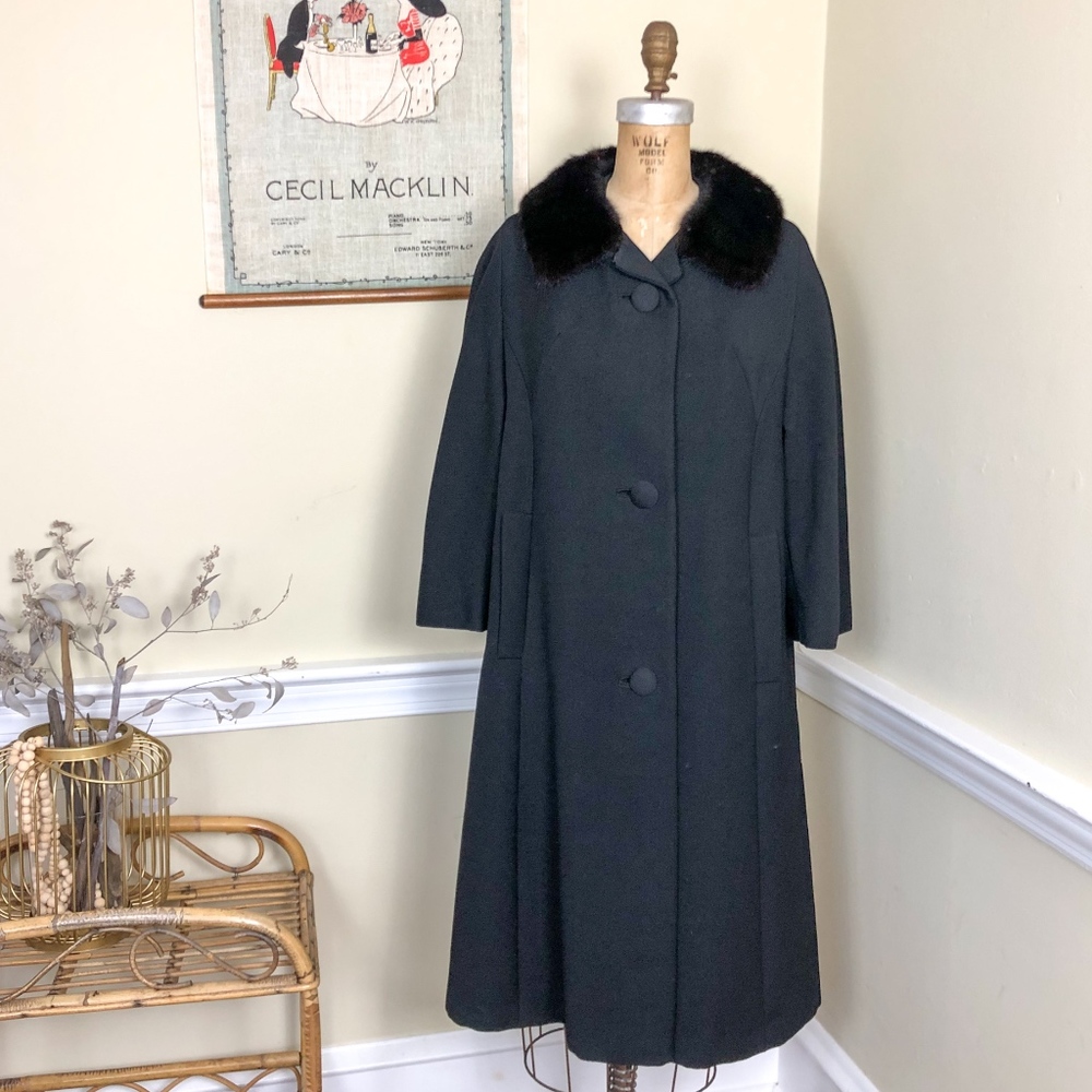Vintage 1960s Black Swing Coat w Mink Fur Collar